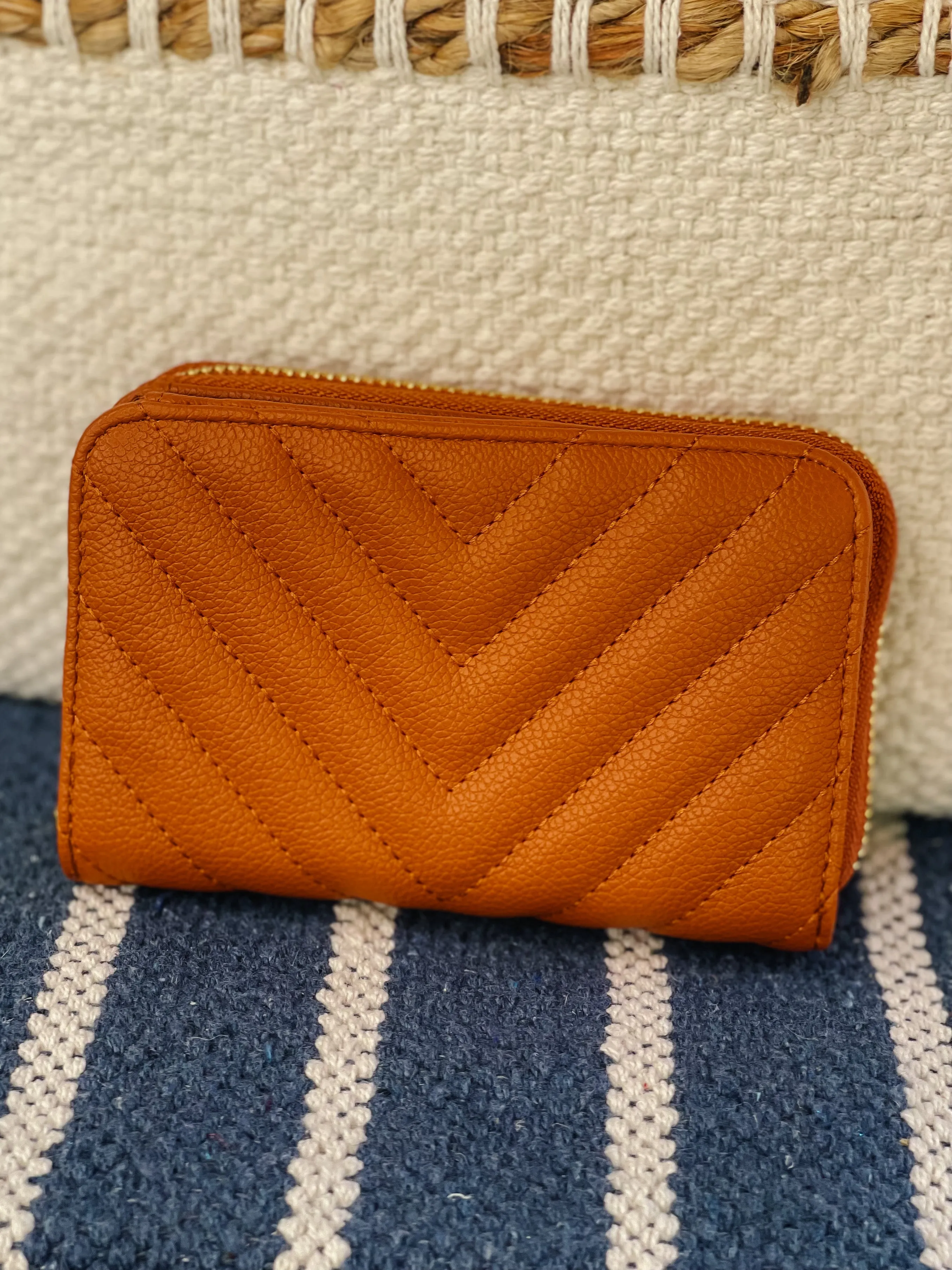 Veronica V Pattern Zipper Wallet